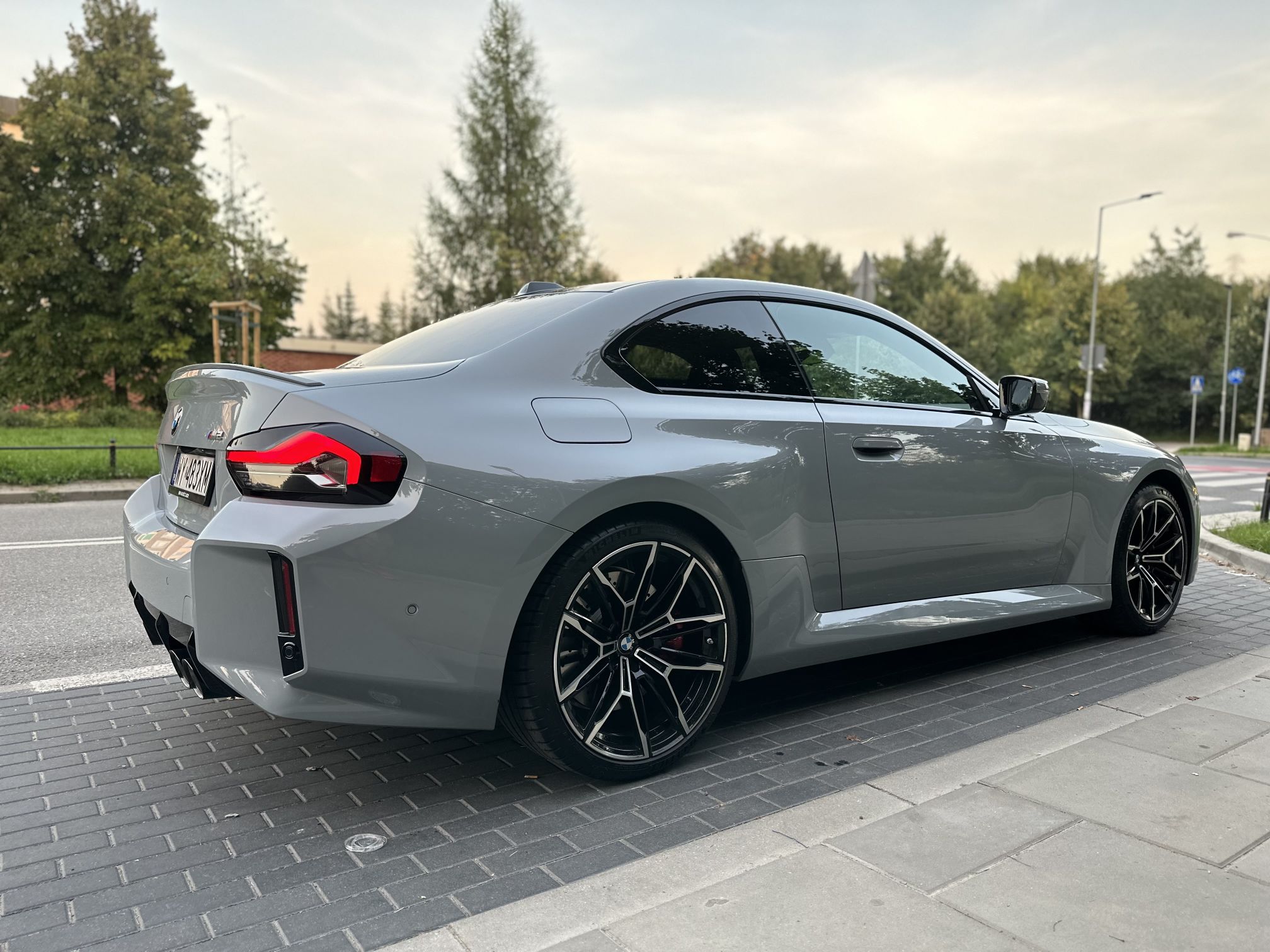 BMW M2 G87. Czy łobuzerskie geny przetrwały?