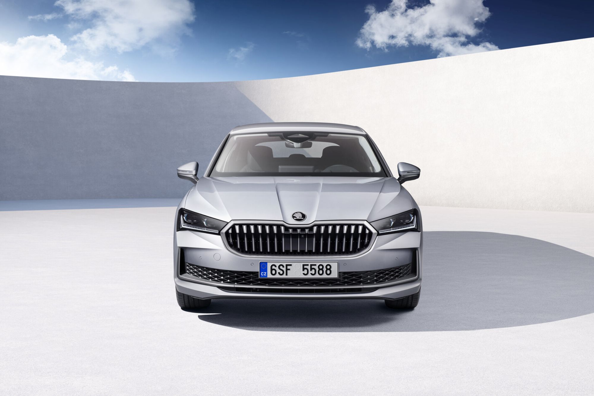 Oto nowa Škoda Superb – masz mieć wybór