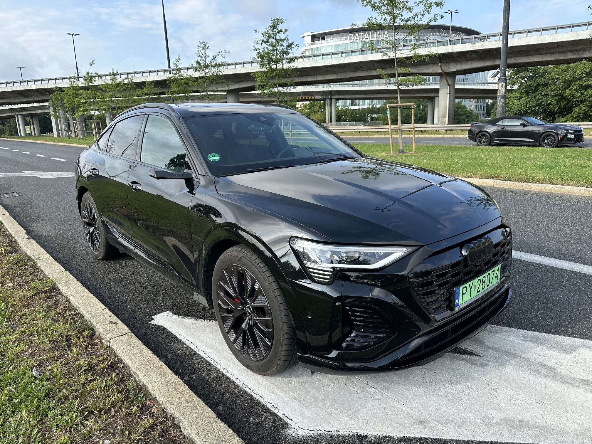 Audi Q8 e-tron 55 polift. Z większą baterią i zasięgiem