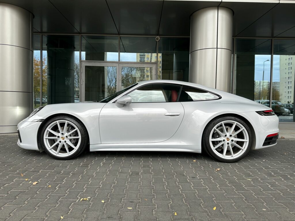 sylwetka Porsche 911 Carrera