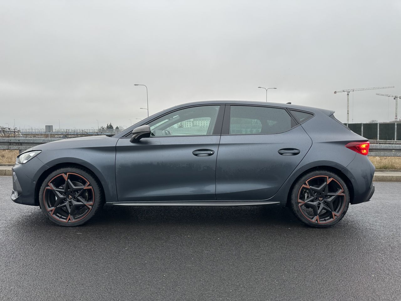 Cupra Leon 1.5 eTSI mHEV 150 KM DSG. Co daje miękka hybryda?