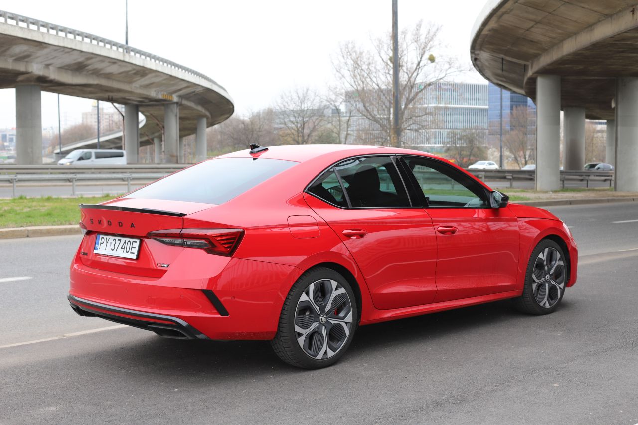 Skoda Octavia RS. Sportowy samochód dla ojców rodzin